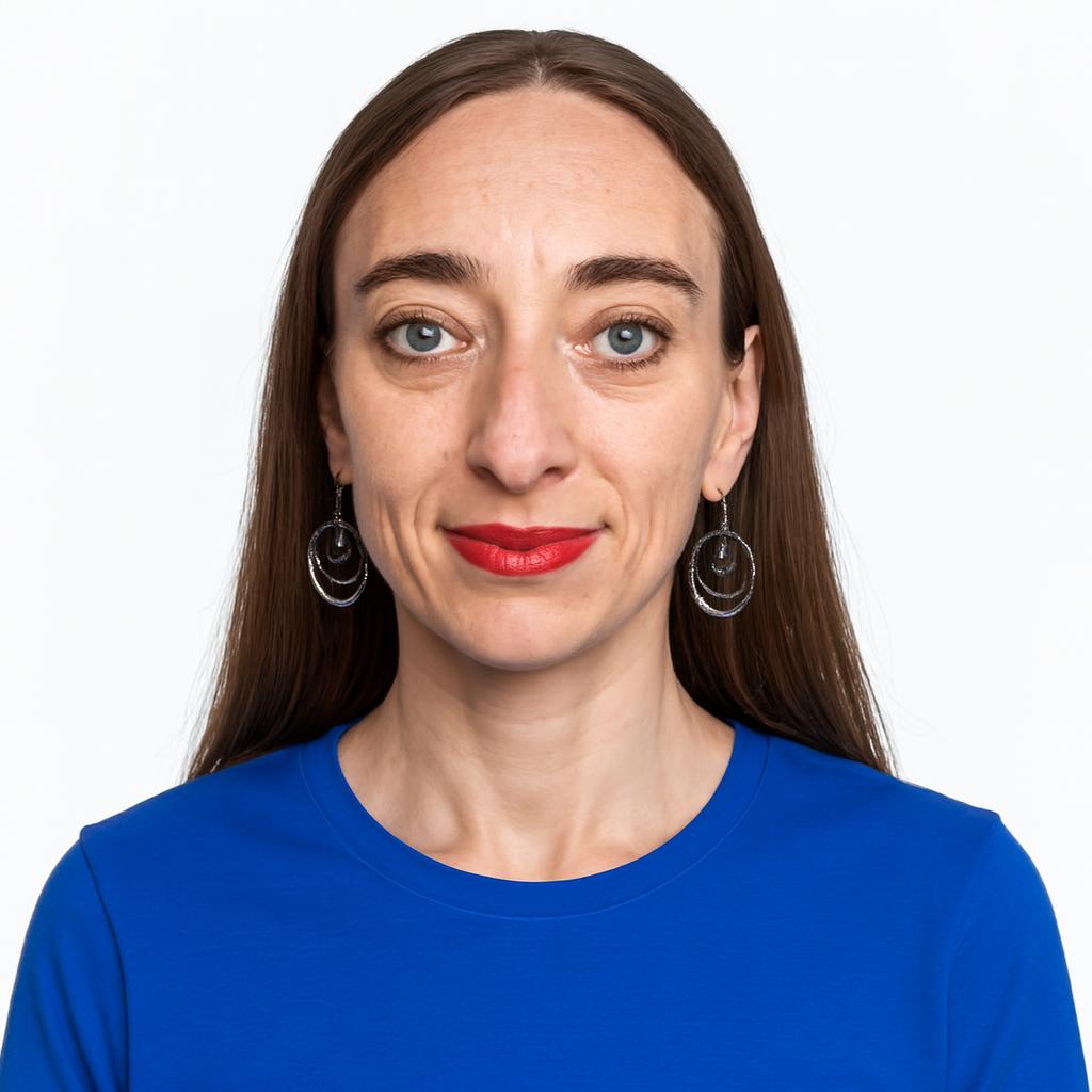 Viktoriia R.